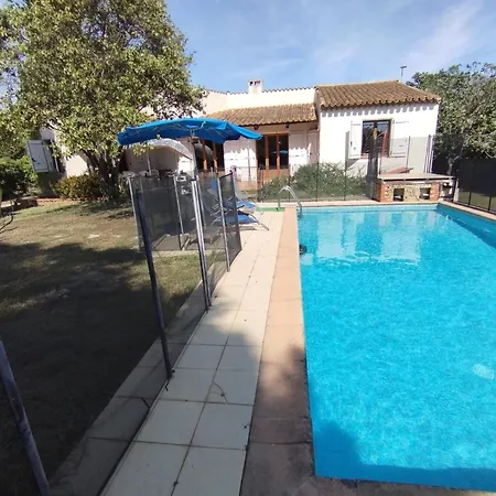 別荘 Maison De Avec Piscine Et Jardin ボンパ
